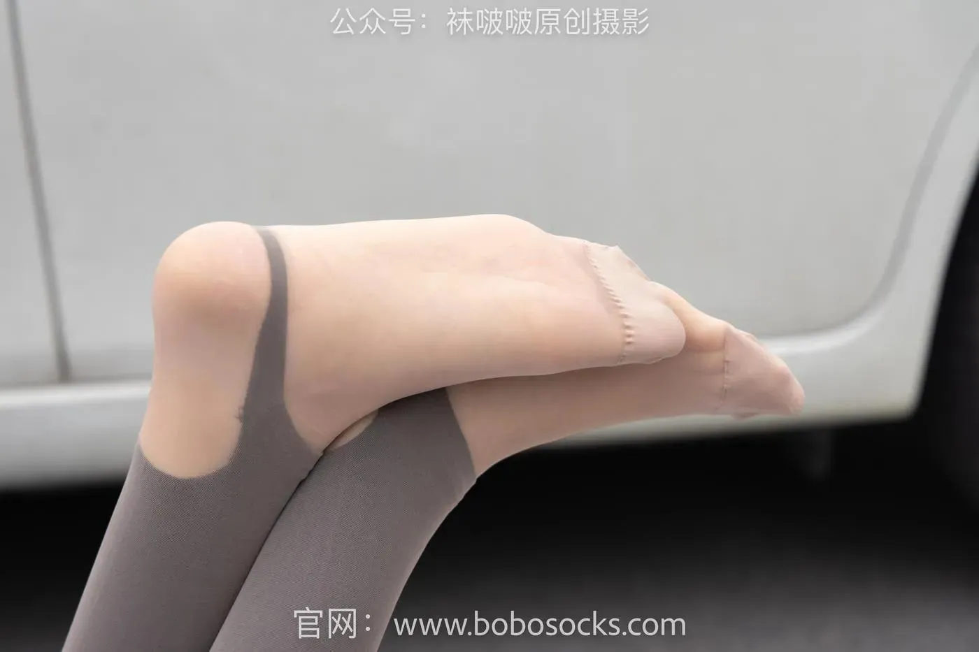 [BoBoSocks袜啵啵]NO.146 小甜豆-高跟长靴、黑色踩脚裤、肉丝 [154P]插图1